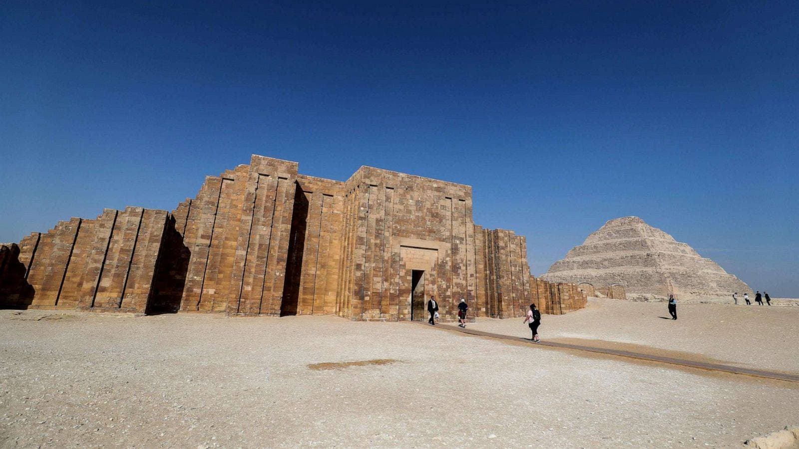 Full Day Tour Giza Pyramids, Memphis and Saqqara 4